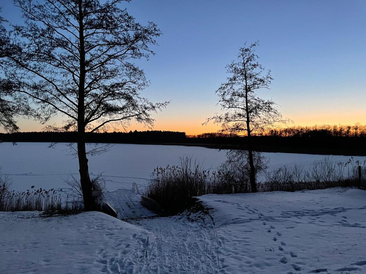 5 Sterne-Ferienhaus Eisvogel Am See Mit Sauna Und Kamin Krakow am See Esterno foto