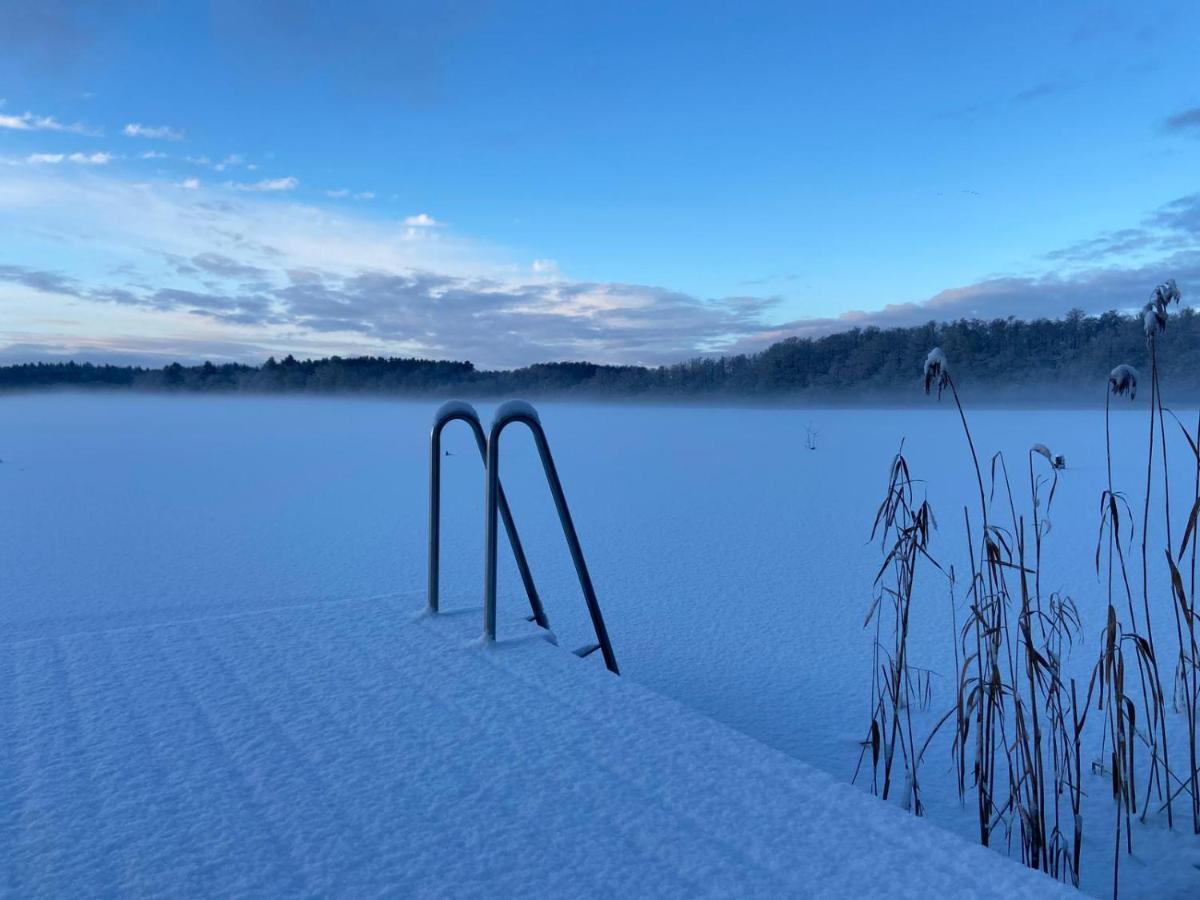 5 Sterne-Ferienhaus Eisvogel Am See Mit Sauna Und Kamin Krakow am See Esterno foto